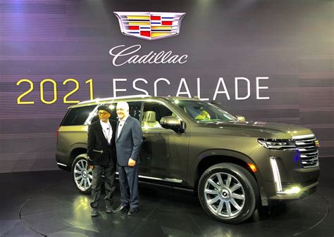 First Look 5th Generation Cadillac Escalade The Detroit Bureau
