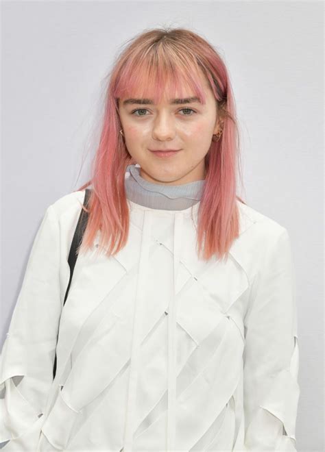 Maisie Williams Dyed And Cut Her Hair For The Emmys Red Carpet Big