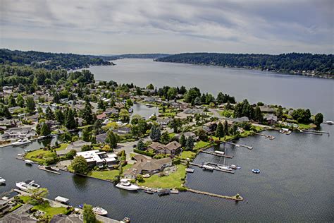 Imagine Living On Lake Washington Minutes From Downtown Seattle