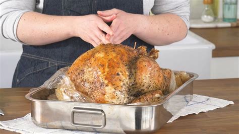 How To Cook A Turkey In The Oven Without A Bag - foodrecipestory