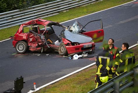 Schwerer Unfall Bei Touristenfahrten Am Nürburgring