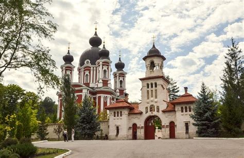 Tripadvisor Chisinau 3 Excursiones En Un Día Monasterio Curchi Old