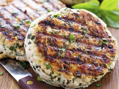 Eating too many calories per day is linked to overweight and obesity. Ground turkey, 93% lean, 7% fat, patties, broiled ...