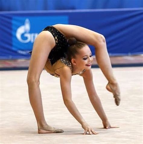 Rhythm Flexibility With Images Gymnastics Photography Gymnastics Poses Acrobatic Gymnastics