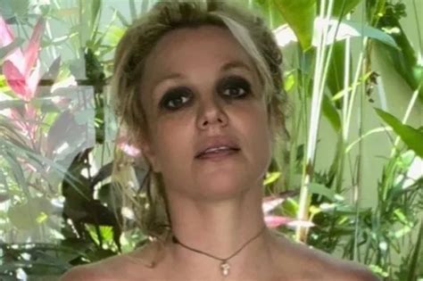 Britney Spears Sparks Concern From Fans As She Posts Another Completely Naked Snap Gossip Addict