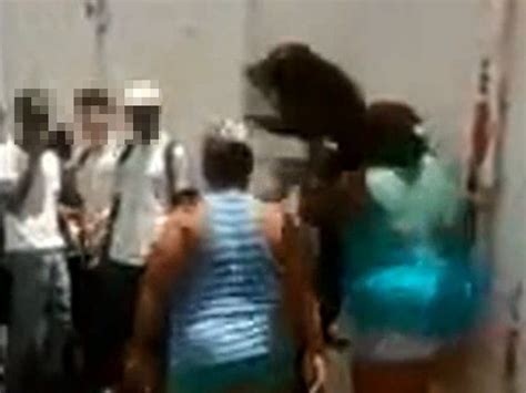 G1 Adultos E Adolescentes Brigam Em Frente De Escola Em Rio Preto