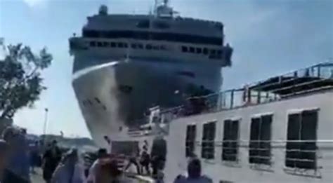 Enormous Msc Cruise Ship Crashes Into Crowded Venice Port Injuring At