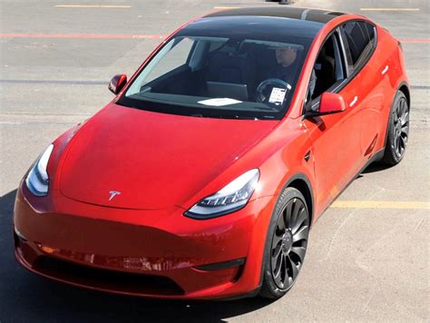 Tesla Model Y Performance Review Electric Car News Kulturaupice