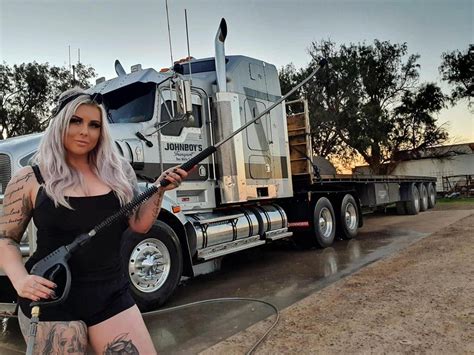 Worlds Hottest Truck Driver Australian Blayze Williams Rakes In 150k Selling Sexy Photos 7news