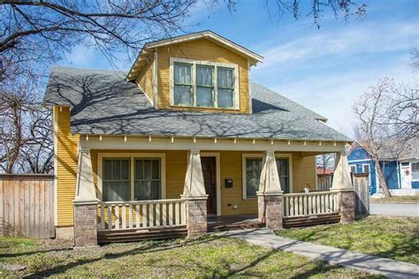 C1918 Yellow Bungalow Craftsman Arts And Crafts Historic