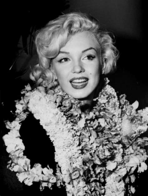 Marilyn Monroe Wearing Some Flowers From Marilynpics Marylin Monroe