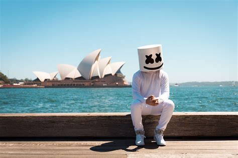 Marshmello and justin bieber, dj snake — let me love you (2016) marshmello and migos — danger (2017) 7 HD Marshmello Wallpapers