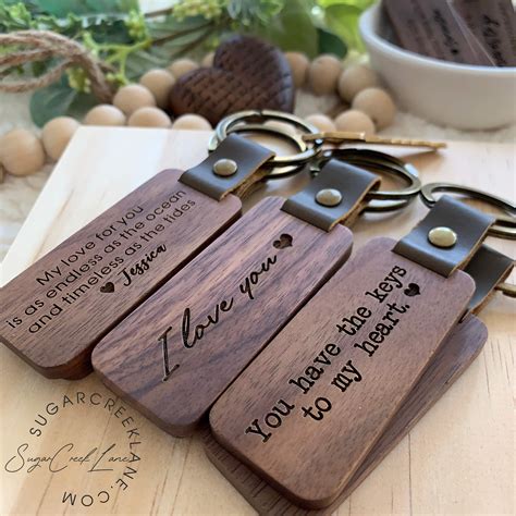 Walnut Wood Engraved Personalized T Keychain T For Etsy België