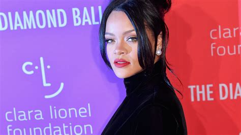 Rihanna Is Launching Fenty Parfum—heres Everything We Know About It