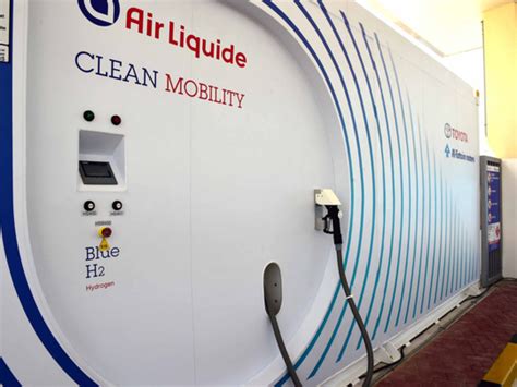 Regions First Hydrogen Refuelling Station Opens In Dubai Transport