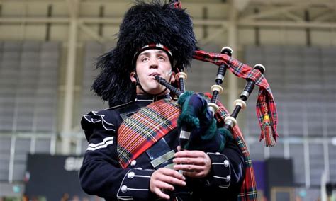 The first time, i wrote about calum, his family history, his love for music and his attachment to the bagpipe. Bagpipes - Top 10 Bagpipe Songs For A Wedding Encore Blog ...