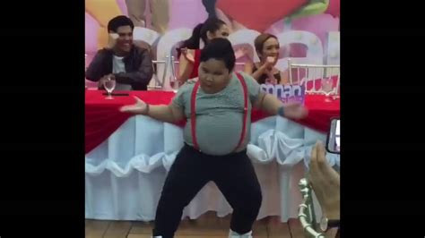 Funny Fat Boy Dancing Youtube