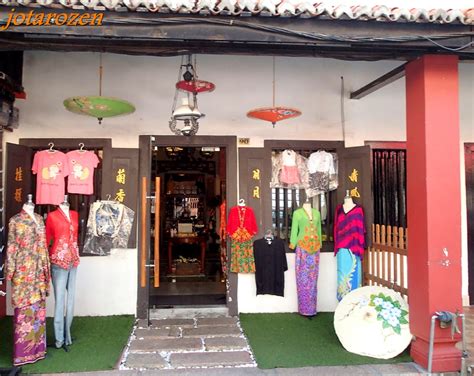 Things to do near baba charlie nyonya cakes. Footsteps - Jotaro's Travels: YummY! - Nyonya Kueh Cakes ...