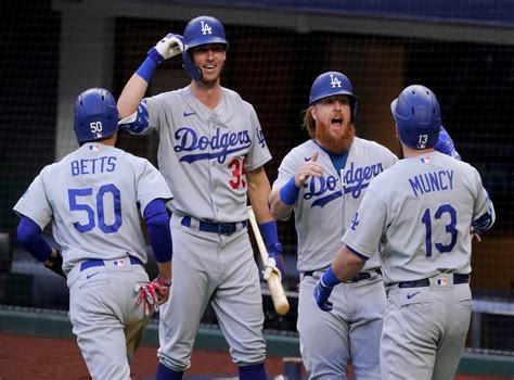 11 Spot Dodgers Huge 1st In 15 3 Win Over Braves In Nlcs Ap Deficit