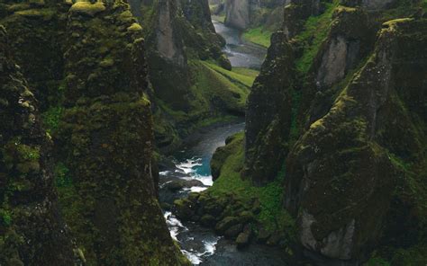 Download 1920x1200 Wallpaper Iceland Valley River Greenery Nature