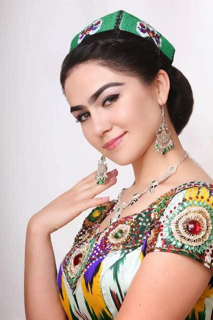 Nigina Amonqulova Tajik Folk Music Singer Very Hot And Beautiful Pics Free Wallpapers