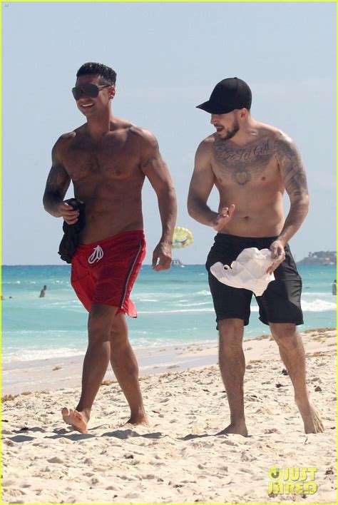 Jersey Shore S Pauly D Vinny Go Shirtless In Cancun Photo 4260684