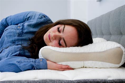 This might sound odd, but it helps to align your it's especially important to find the best pillow for neck pain if you're finding that the pain is impacting your life. Best Pillows for Side Sleepers - More Support To Avoid ...