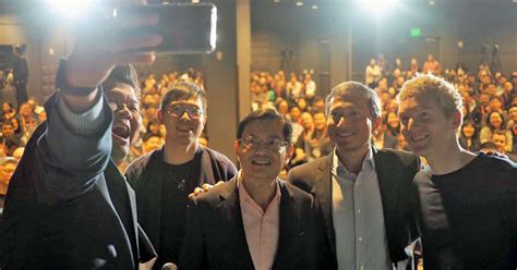 He also loves brown batik shirts & speaks fluent hokkien. Heng Swee Keat when asked about his health: 'I will have ...
