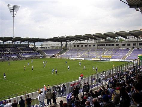 Szusza ferenc stadion 12.670 posti. Szusza Ferenc Stadion - Stadion in Budapest