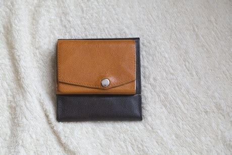Abrasus small wallet perfectly marries cards, cash and coins! 小さい財布 abrAsus の使用感: mono-logue