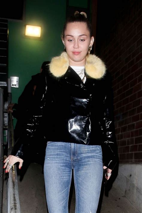 Miley Cyrus In Jeans Exiting From Tomtom Bar 04 Gotceleb