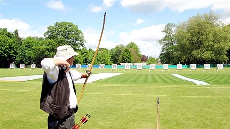 How To Shoot The English Longbow Youtube