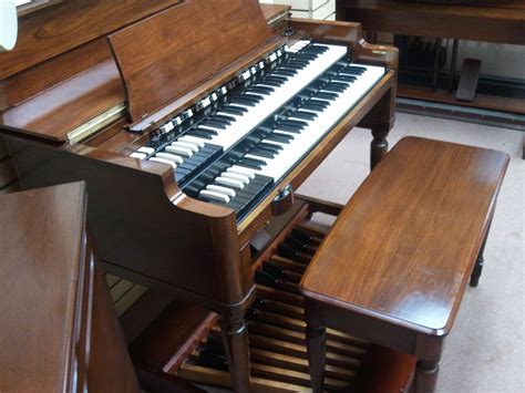 Hammond Affordable Classic Vintage 1970s Hammond B3 Organ And 122