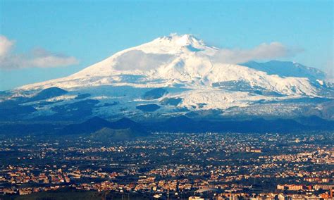 Its impressive size ( more than 3327 meters high with an average basal diameter of 40 km) overlooks the whole region. Italy Travel Planner Guide: 20 Exotic Locations to Visit ...