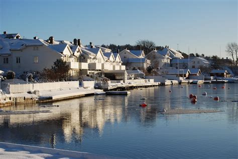 Explore the archipelago and raet national park, or visit the ibsen museum. Bilder fra Grimstad - Grimstad kommune