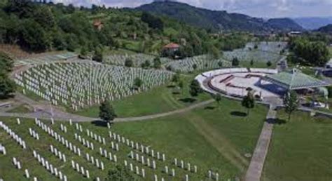Genocid u srebrenici je ratni zločin izvršen u julu 1995. Srebrenica Genocide Tour from Sarajevo - Sarajevo ...