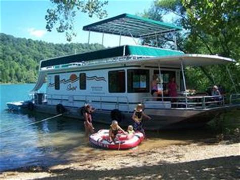 If you happen to follow us on instagram you may have seen a few pictures about my houseboat trip last week. Boat For Rent Lake Mead