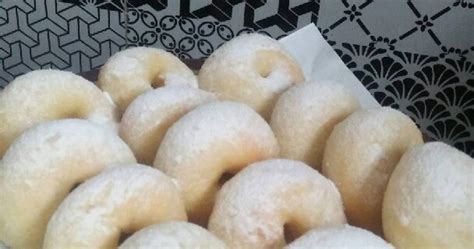 Tak jarang kita ingin mencoba membuat donat gula sendiri di rumah. Cara Membuat Donat Dengan Bahan Seadanya Dan Higenis