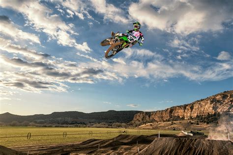 News, offers and racing information. 2019 Kawasaki Off-Road KX and KLX Model Lineup First Look
