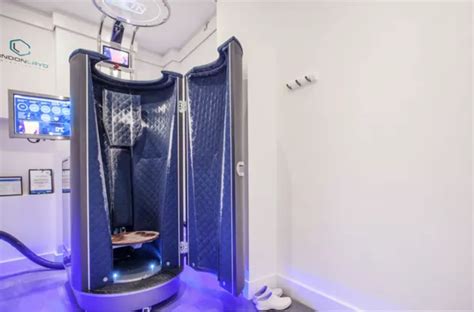 what is celebrity favourite treatment cryotherapy all you should know as gemma collins strips