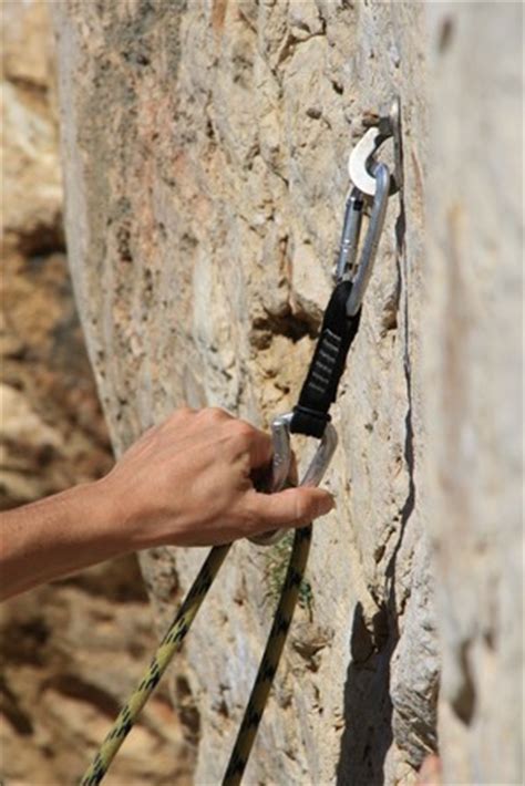 Jeder kletterer sollte zuerst auf die sicherheit und danach auf den spaßfaktor achten. Klettern in Kroatien-Insel Krk/Baska | Climb and Hike
