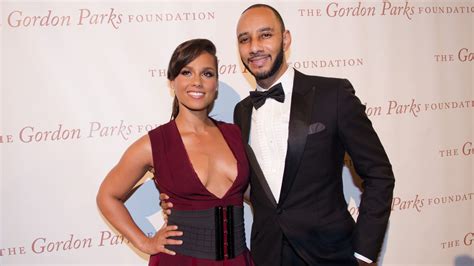 Today, real estate buyers searching for a residential property abroad pretty often start their house hunting online, via global marketplace websites. Alicia Keys and Swizz Beatz Welcome Baby Boy | Hollywood ...