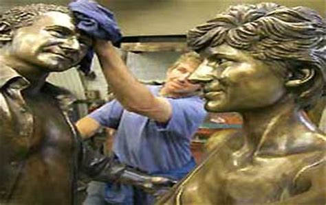 20 years after their death, the memorial to diana and dodi will be returned to dodi's father, mohammed al fayed. London store set to unveil Diana statue
