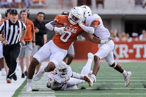 3 Texas football players that shined in the second fall scrimmage