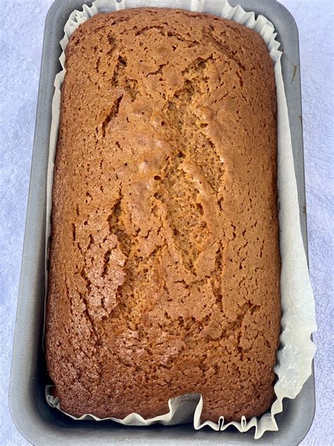Decorate with a snow shower of icing sugar. Easy Ginger Loaf Cake - Easy Peasy Lemon Squeezy