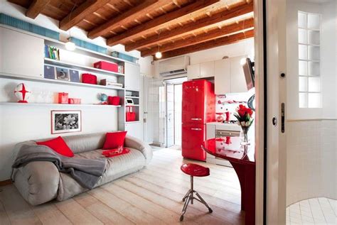 Non è necessario mettere in campo complementi costosi e ricercati per ottenere una casa bella e accogliente, anzi, arredi sofisticati molto spesso lasciano il posto a piccoli accessori personalizzati e mobili dal carattere semplice i quali, se ben disposti e impiegati creativamente, catalizzano un'atmosfera unica e distintiva. Soggiorno con angolo cottura: come arredarlo al meglio ...