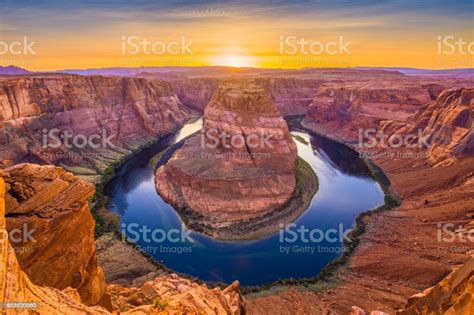 The overlook is about a 1,000' drop, looking down onto the colorado river. Horseshoe Bend On The Colorado River Stock Photo ...