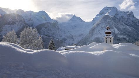Austria Avalanche Kills 3 Ski Patrollers Killed In France