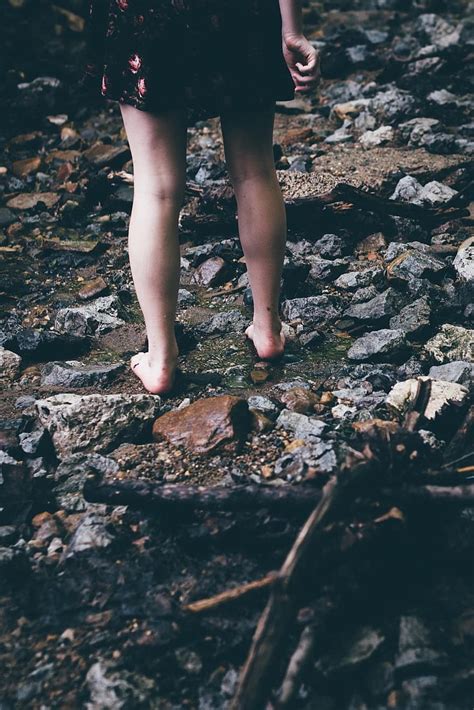 feet legs summer irish female foot barefoot lifestyle outdoor nature toes pikist