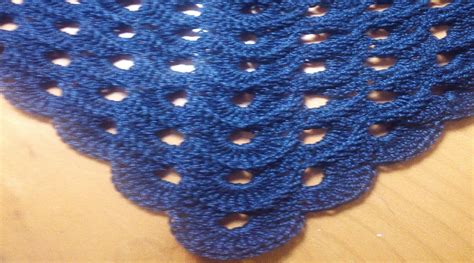 2 medio puntos tejidos en el mismo punto de base: Chal crochet facil | Chal tejido a crochet, Patrones, Chal ...
